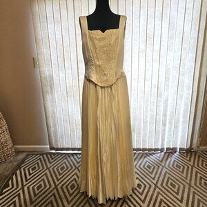 Vintage Beige Lace & Pleats Wedding Dress 18